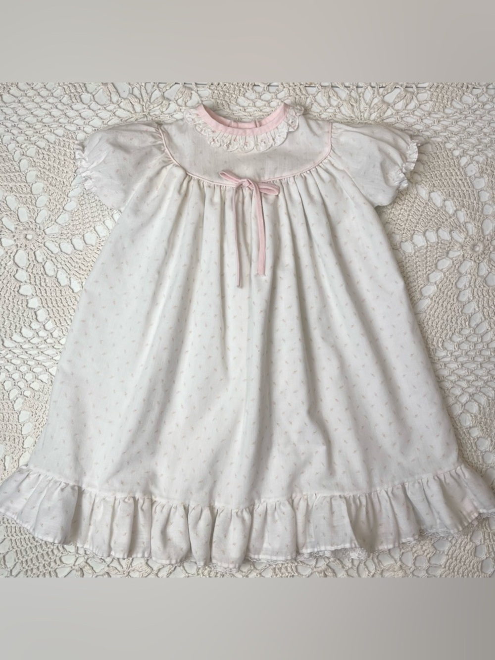 Vintage 1980s Baby Girl 0-6 Months Dainty Rosebud Long Gown Dress